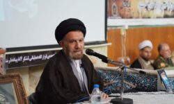 اعتماد و اتکای به مردم و خود را در محضر خدا دیدن رمز موفقیت امام خمینی(ره) بود
