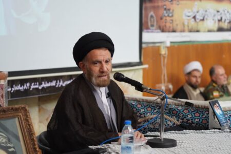 اعتماد و اتکای به مردم و خود را در محضر خدا دیدن رمز موفقیت امام خمینی(ره) بود