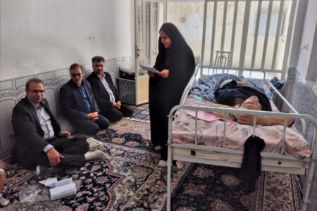 دیدار مدیرکل بنیاد شهید لرستان با خانواده شهدا و جانبازان