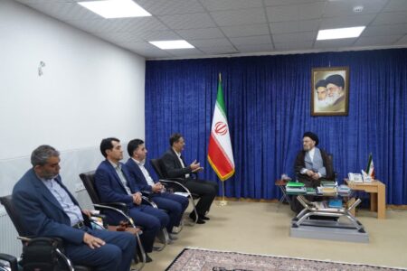 دیدار مدیر و کارکنان شعب بانک سپه لرستان با نماینده ولی فقیه در استان
