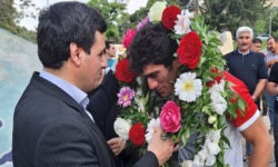 استقبال پرشور از قهرمان طلایی کشتی کارگران جهان در خرم‌آباد + عکس