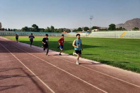 رقابت ۵۰ پسر نوجوان در مسابقات قهرمانی دوومیدانی لرستان / منتخبان معرفی شدند
