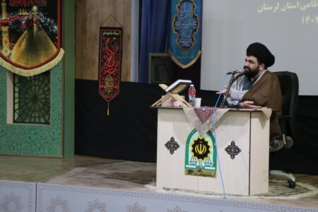 جدا شدن از امامین انقلاب و شهدا باعث ذلت می‌شود