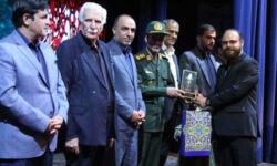 منتخبان کنگره سراسری «شعر عاشورایی» تجلیل شدند + عکس