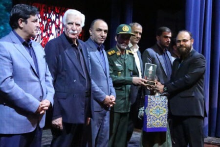 منتخبان کنگره سراسری «شعر عاشورایی» تجلیل شدند + عکس