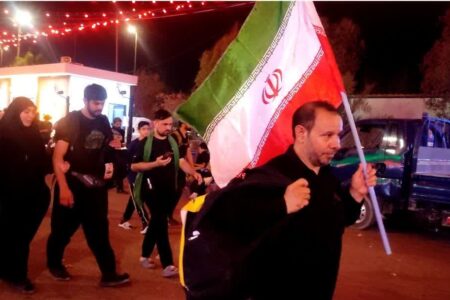 برگزاری پویش «پرچم اقتدار» توسط فعال قرآنی لرستان + عکس