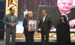 اسفندیار باغدار، چهره ماندگار آموزش لرستان تجلیل شد