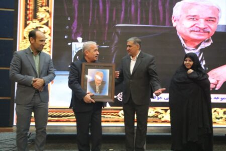 اسفندیار باغدار، چهره ماندگار آموزش لرستان تجلیل شد