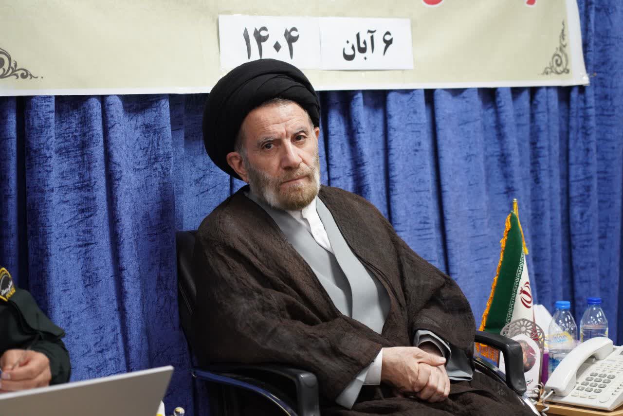 نشست هماندیشی ائمه جمعه و فرمانده نیروی انتظامی لرستان برگزار شد 22 نشست هماندیشی ائمه جمعه و فرمانده نیروی انتظامی لرستان برگزار شد نشست هماندیشی ائمه جمعه و فرمانده نیروی انتظامی لرستان برگزار شد IMG 20251030 210411 426 1