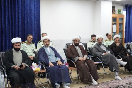 نشست هماندیشی ائمه جمعه و فرمانده نیروی انتظامی لرستان برگزار شد