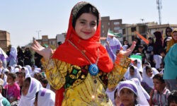 عکس | برنامه‌های فرهنگی و هنری هفته ملی کودک در شهرهای لرستان